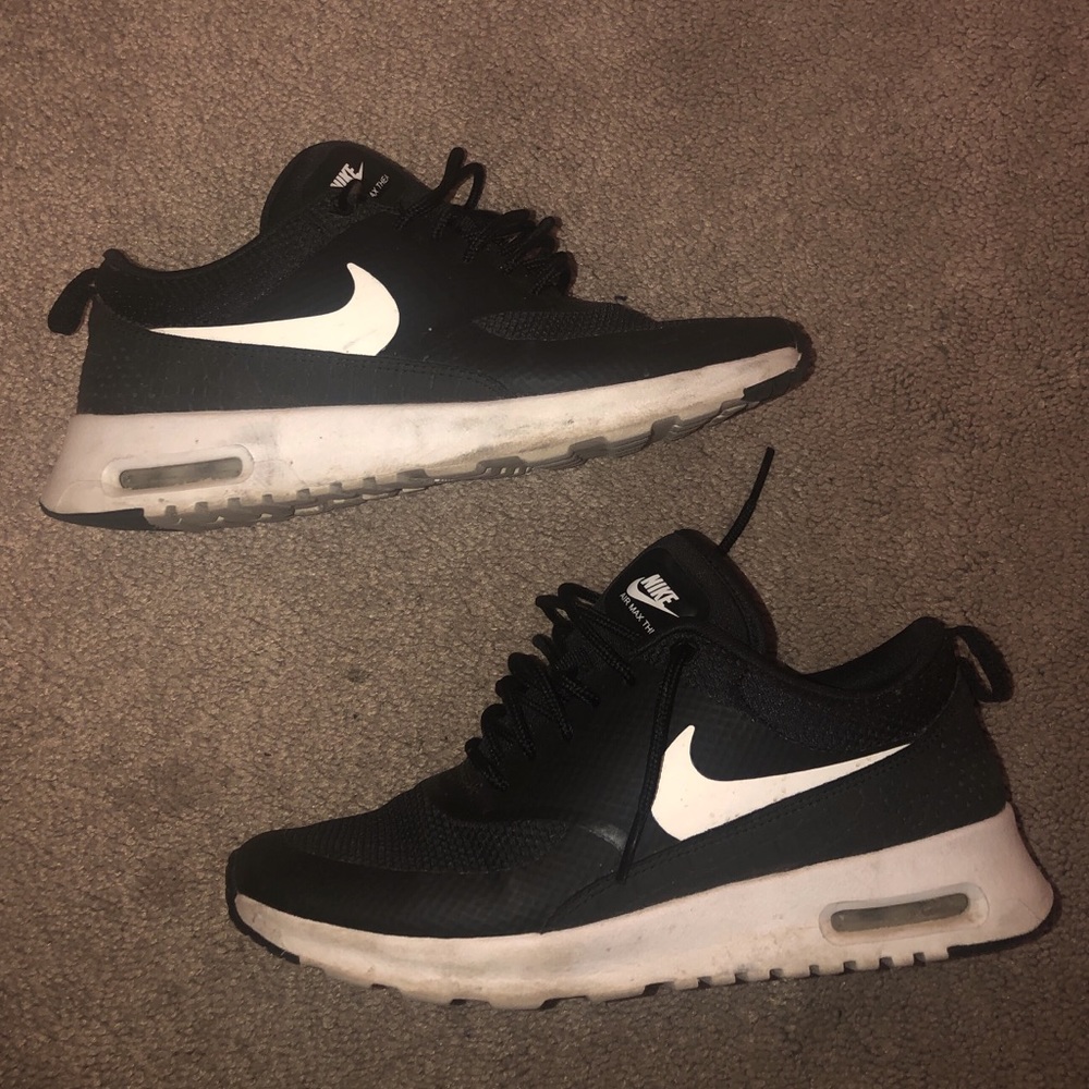 black nike air max thea